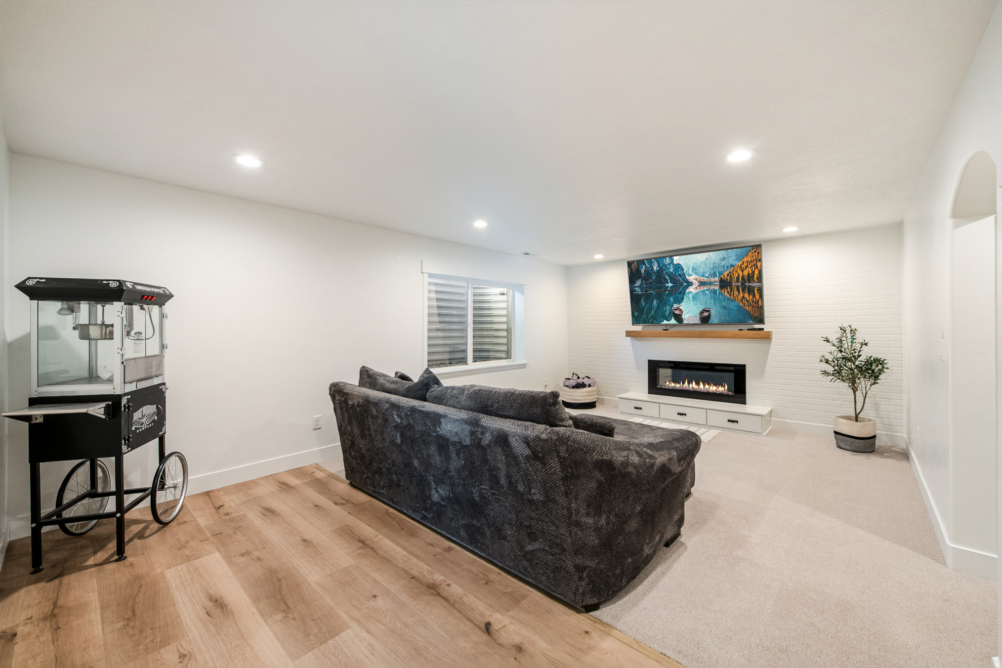 HIGH POINTE - Residential