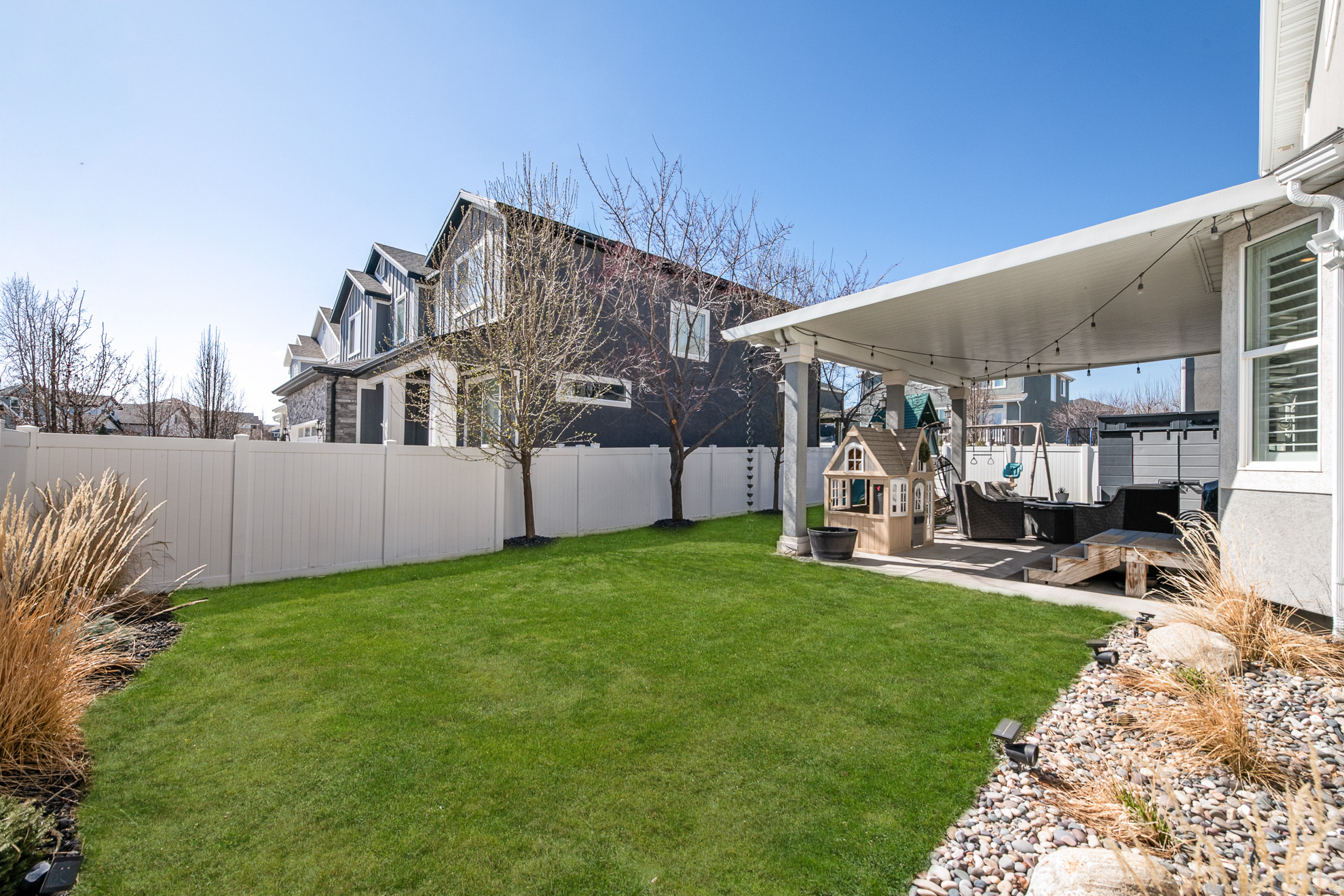 HIGH POINTE - Residential