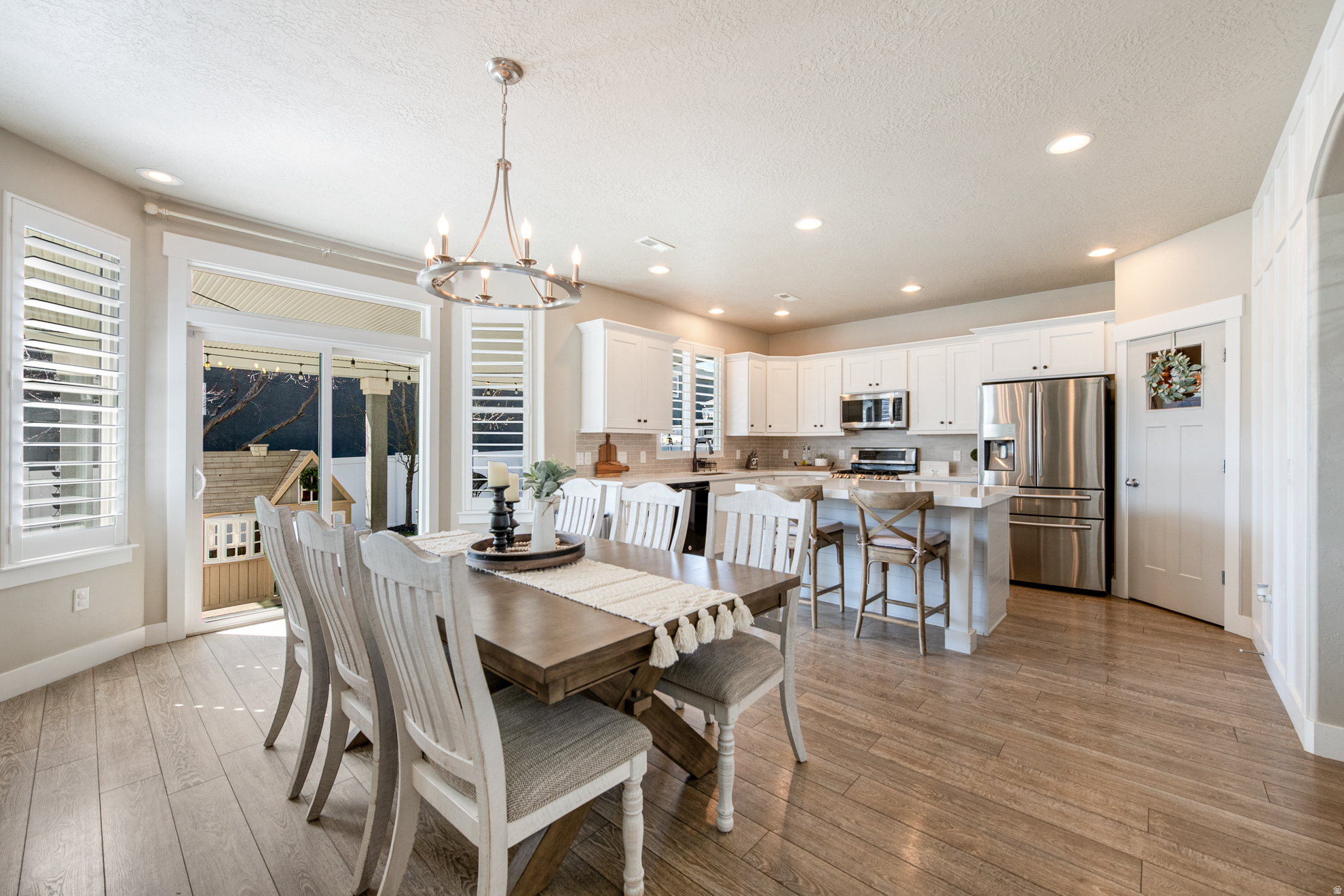 HIGH POINTE - Residential