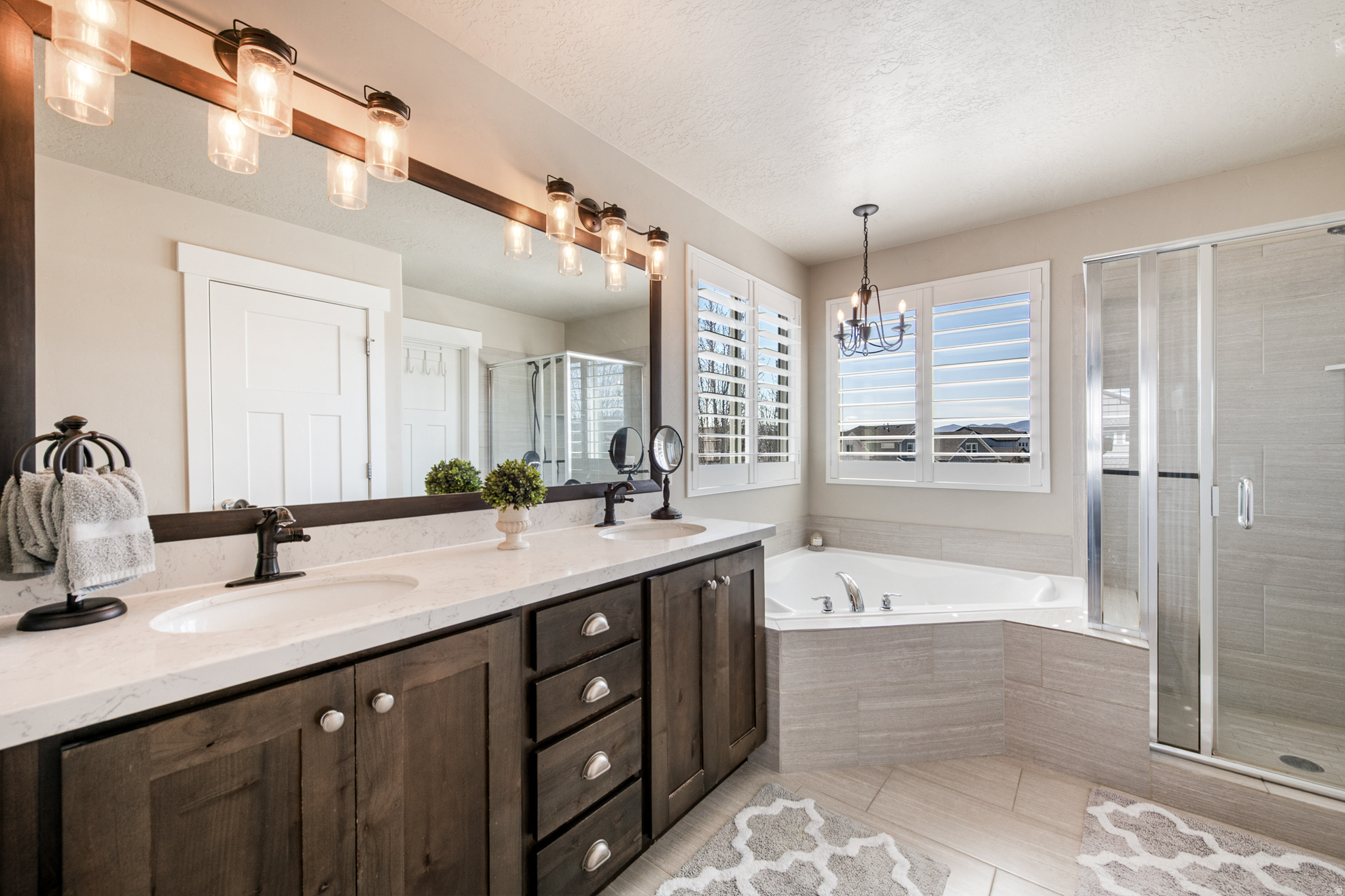 HIGH POINTE - Residential