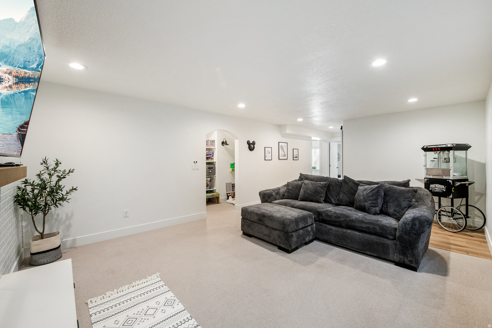 HIGH POINTE - Residential