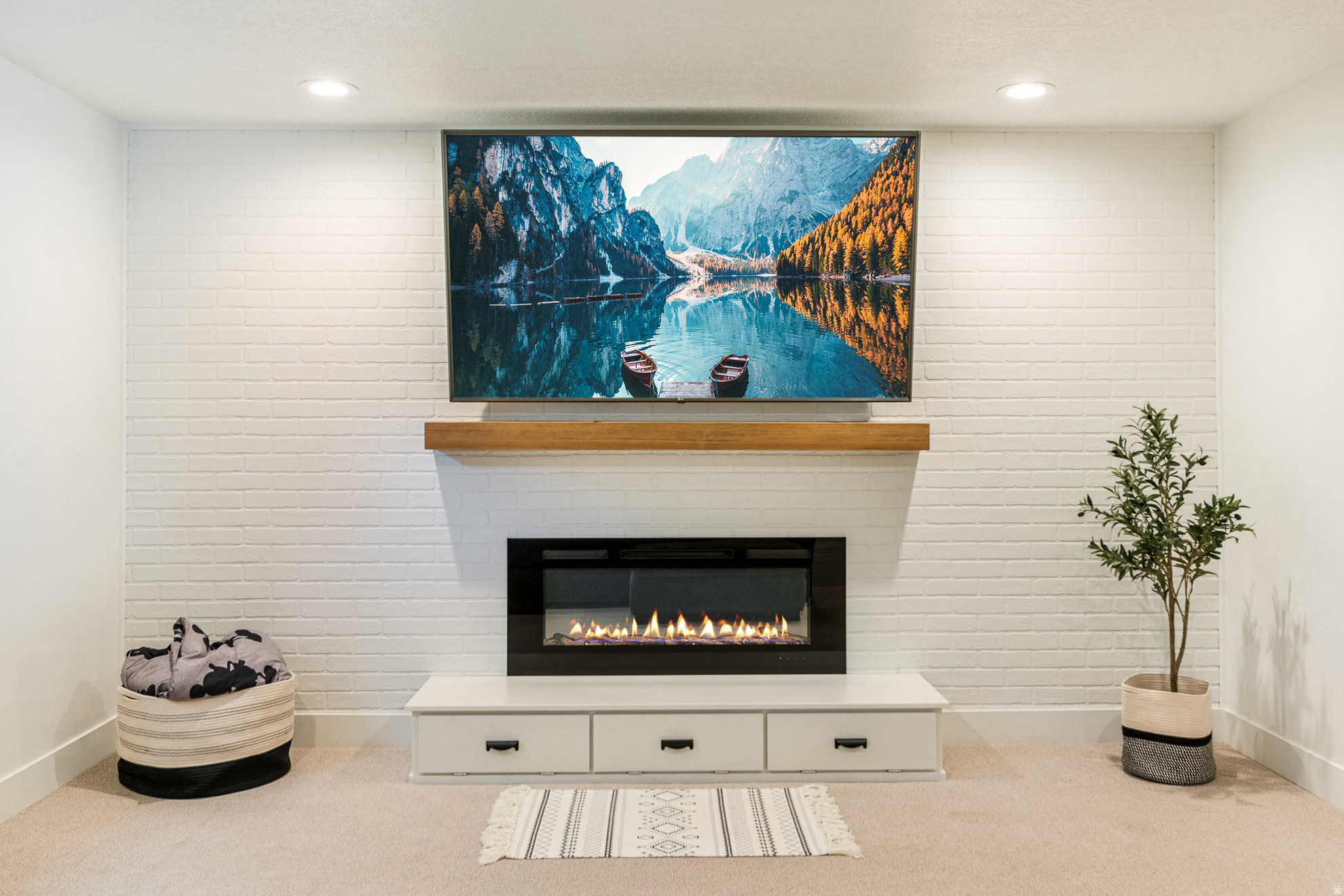 HIGH POINTE - Residential