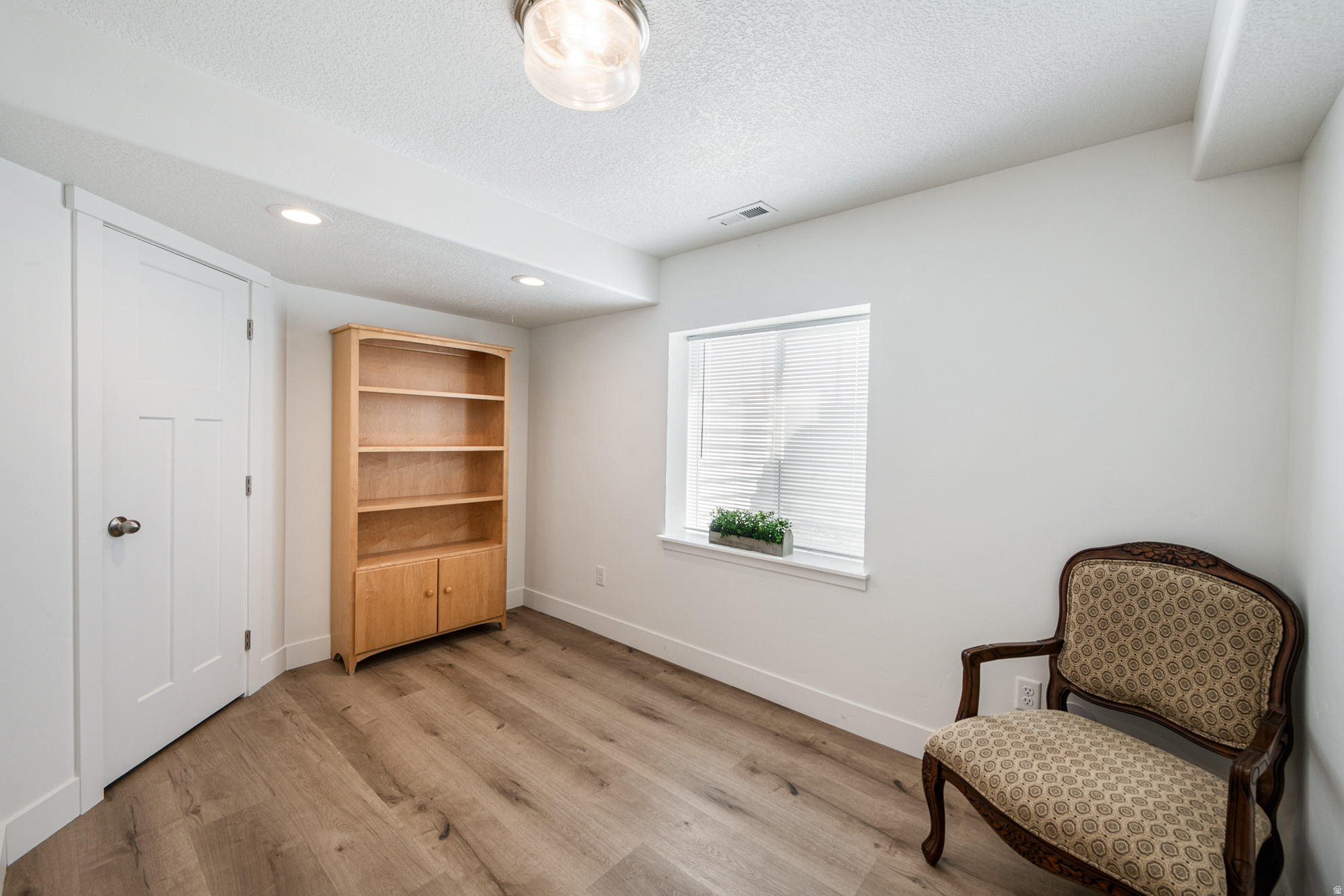 HIGH POINTE - Residential