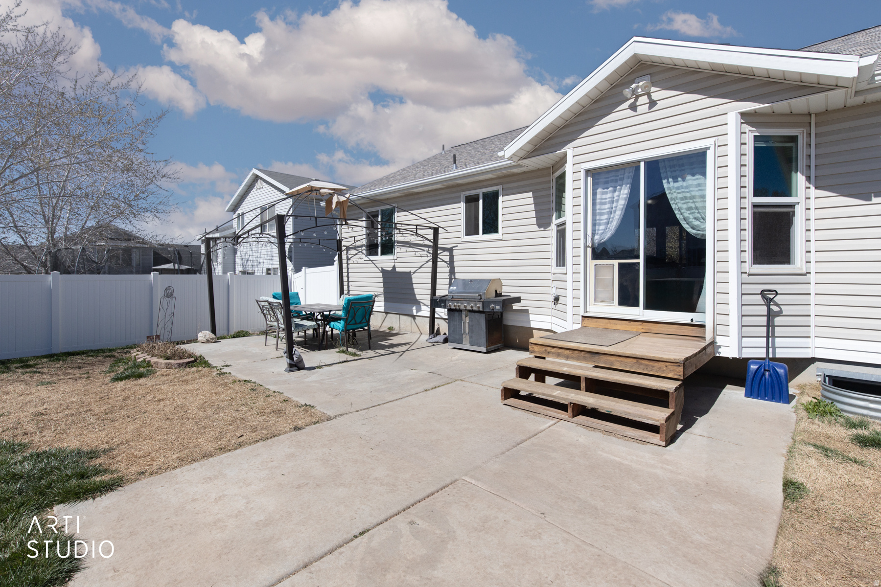 EDGEWATER ESTATES - Residential