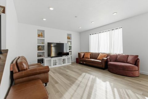 Tiny photo for 4896 S SNARR HAVEN CT W, Taylorsville, UT 84129 (MLS # 2123570)