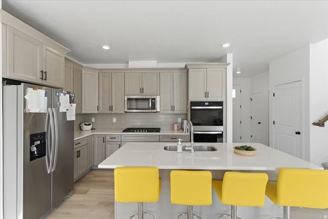 Tiny photo for 4896 S SNARR HAVEN CT W, Taylorsville, UT 84129 (MLS # 2123570)