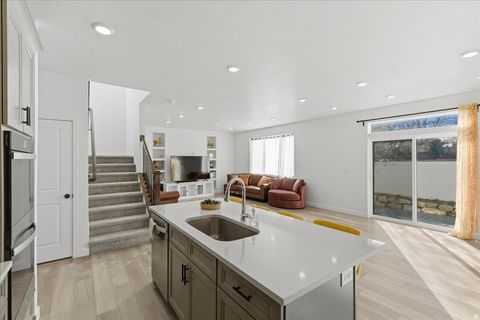 Tiny photo for 4896 S SNARR HAVEN CT W, Taylorsville, UT 84129 (MLS # 2123570)