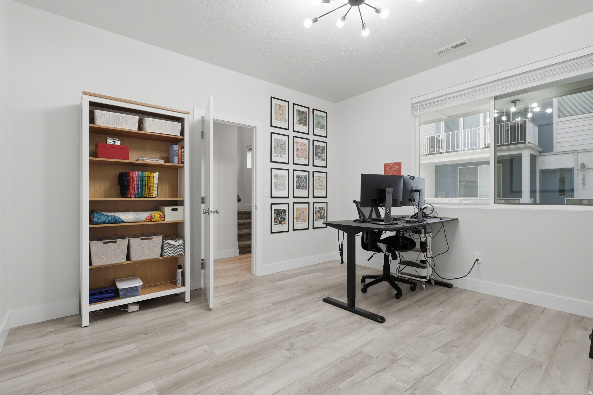 LOFTS ON REDWOOD - Residential