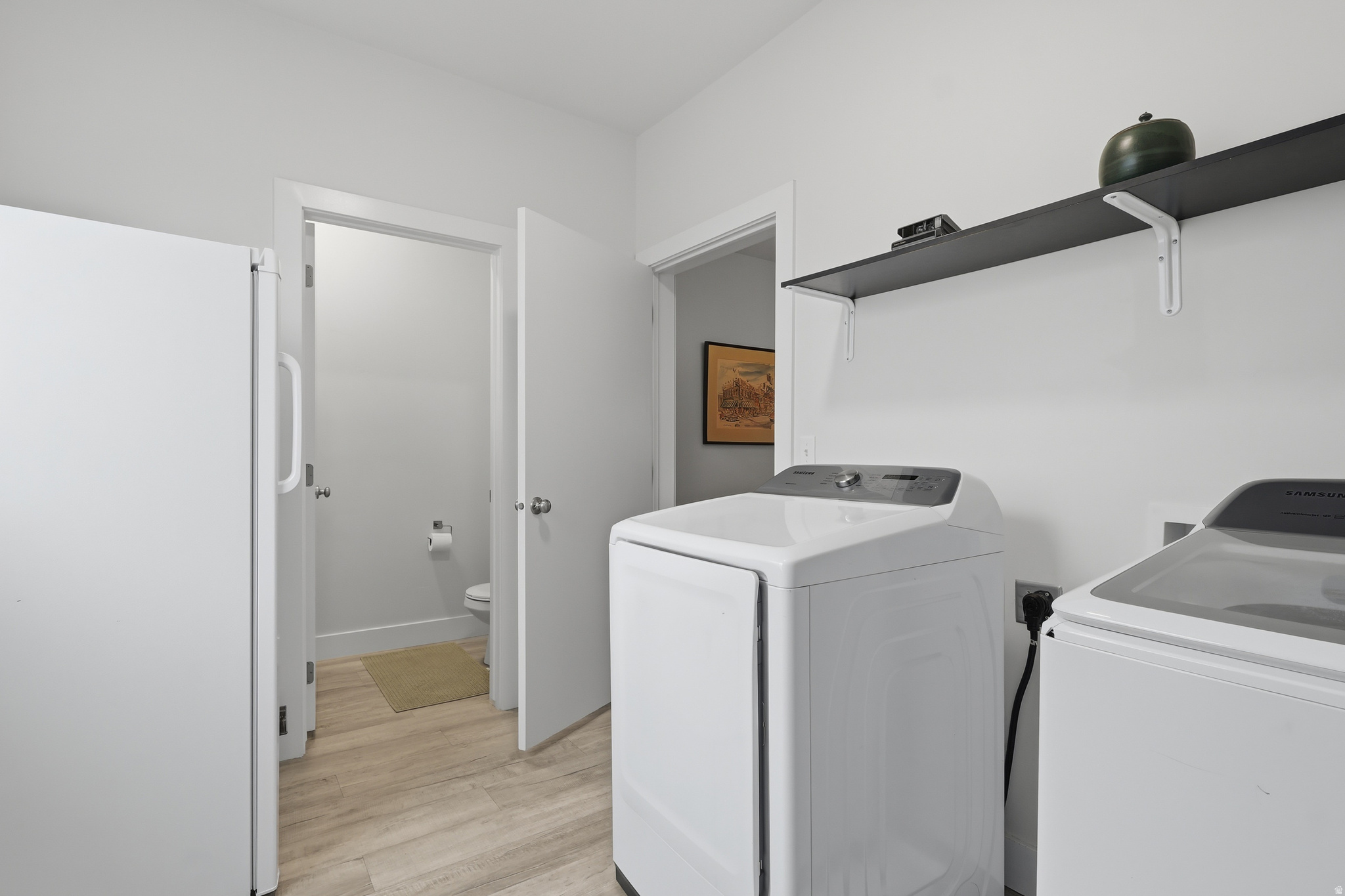 LOFTS ON REDWOOD - Residential