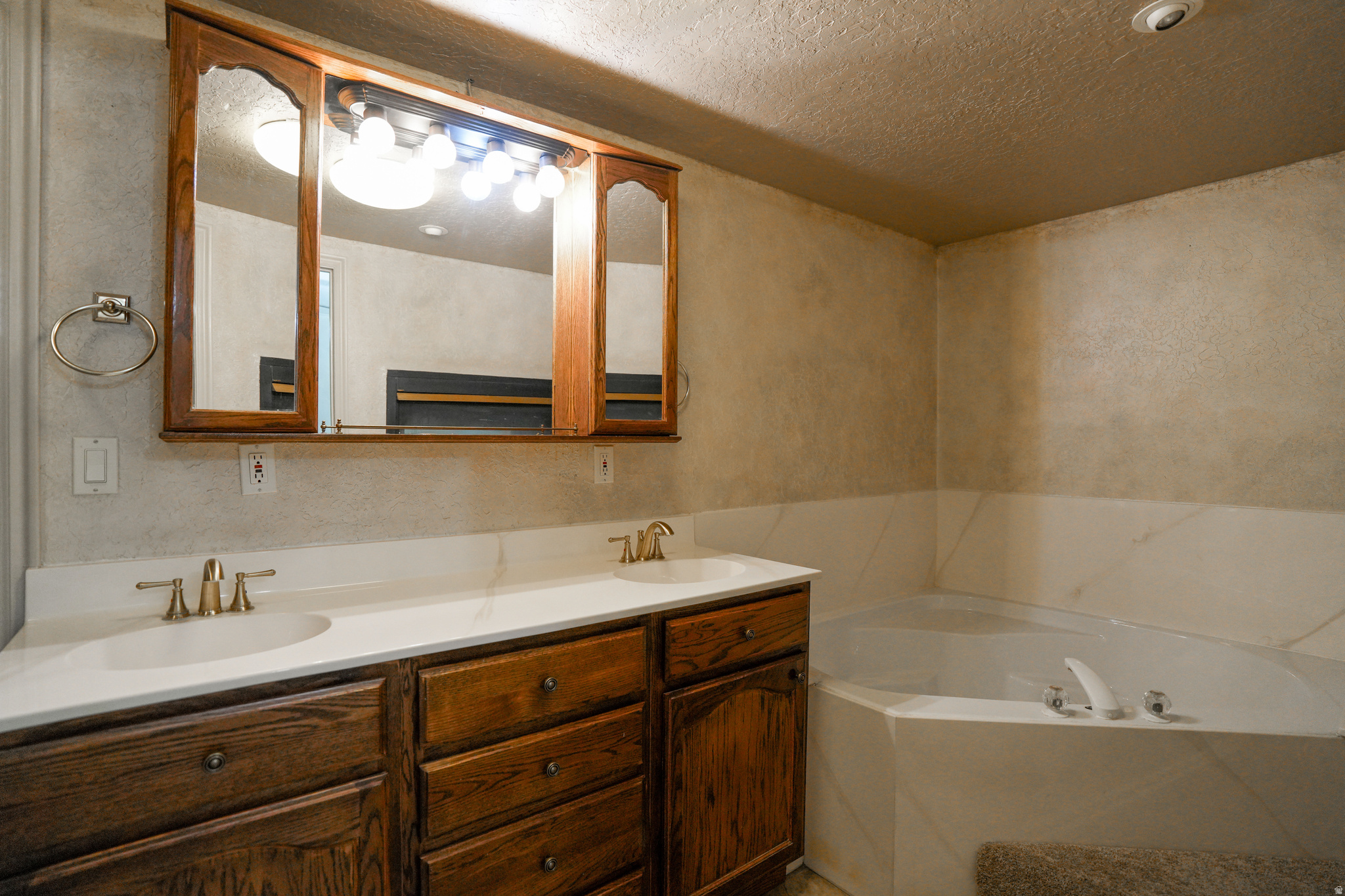 SOUTY SUMMIT - Residential