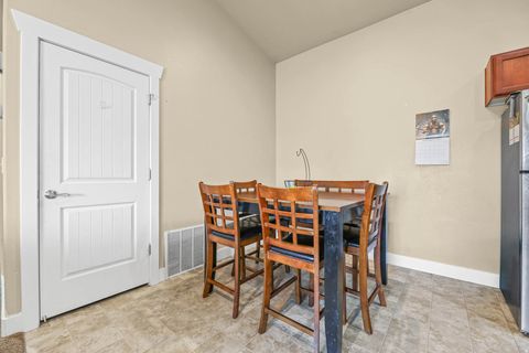 Tiny photo for 148 W SPRING HILL WAY N, Saratoga Springs, UT 84045 (MLS # 2125182)
