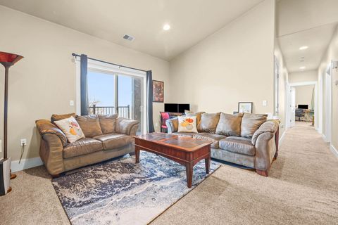 Tiny photo for 148 W SPRING HILL WAY N, Saratoga Springs, UT 84045 (MLS # 2125182)