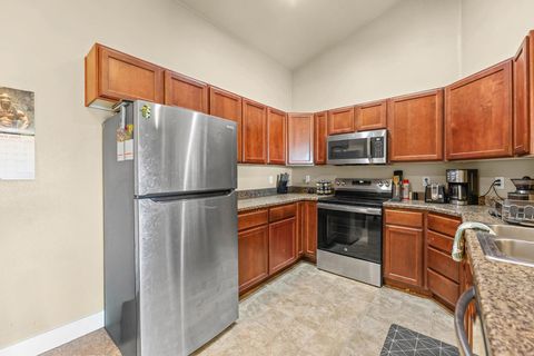 Tiny photo for 148 W SPRING HILL WAY N, Saratoga Springs, UT 84045 (MLS # 2125182)