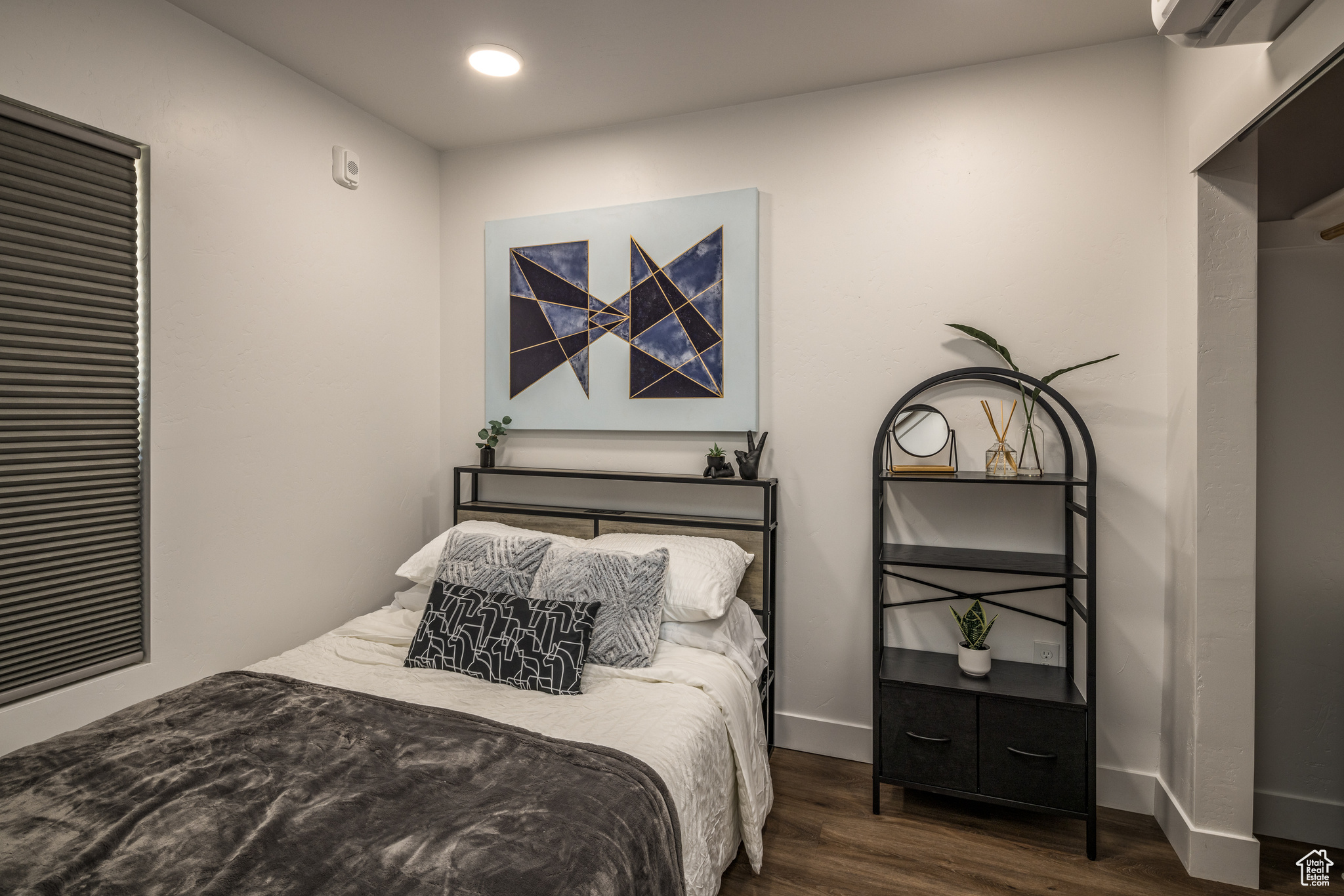 KANE CREEK CONDOS - Residential