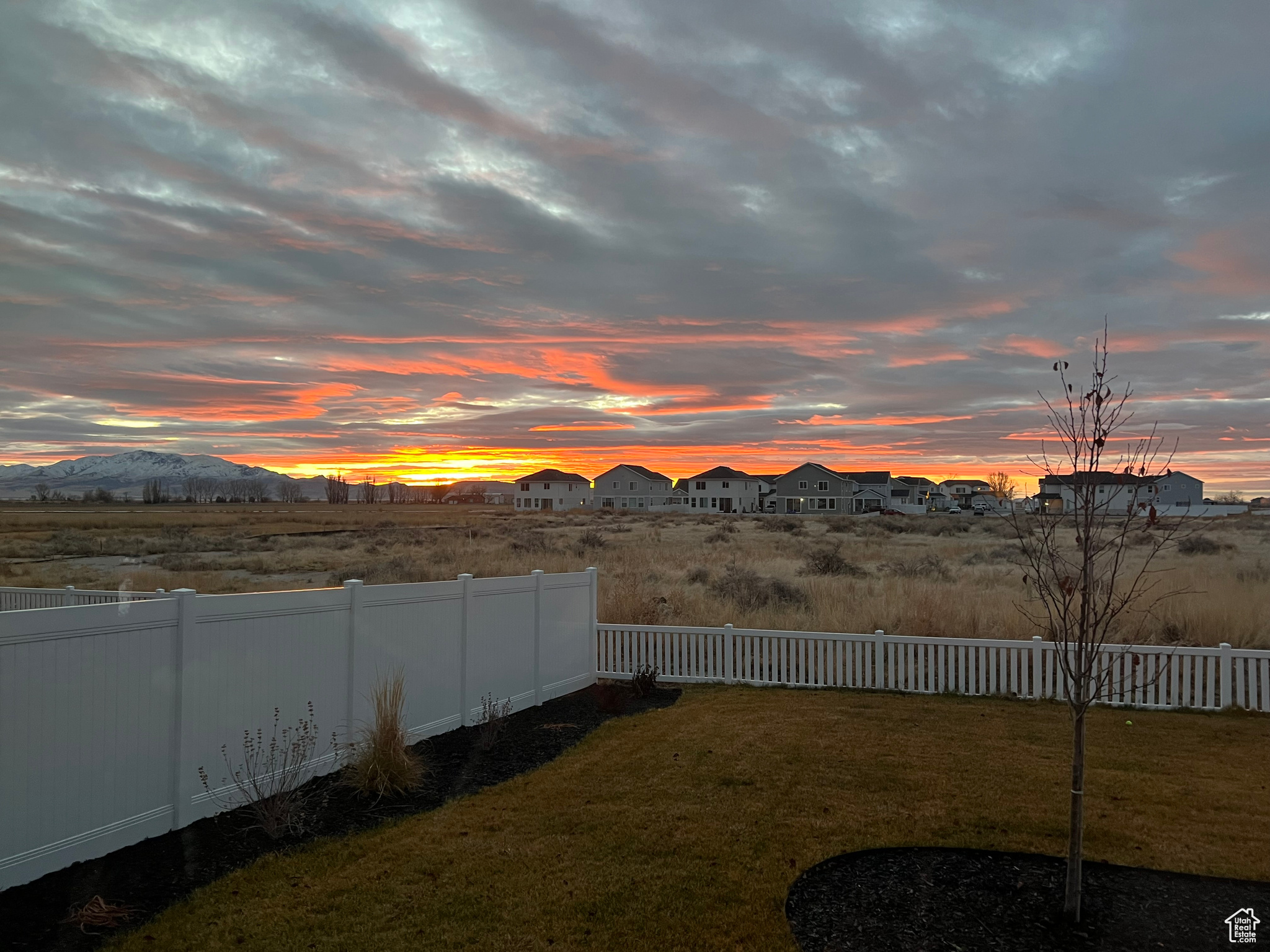 SHORELINE WEST - Residential