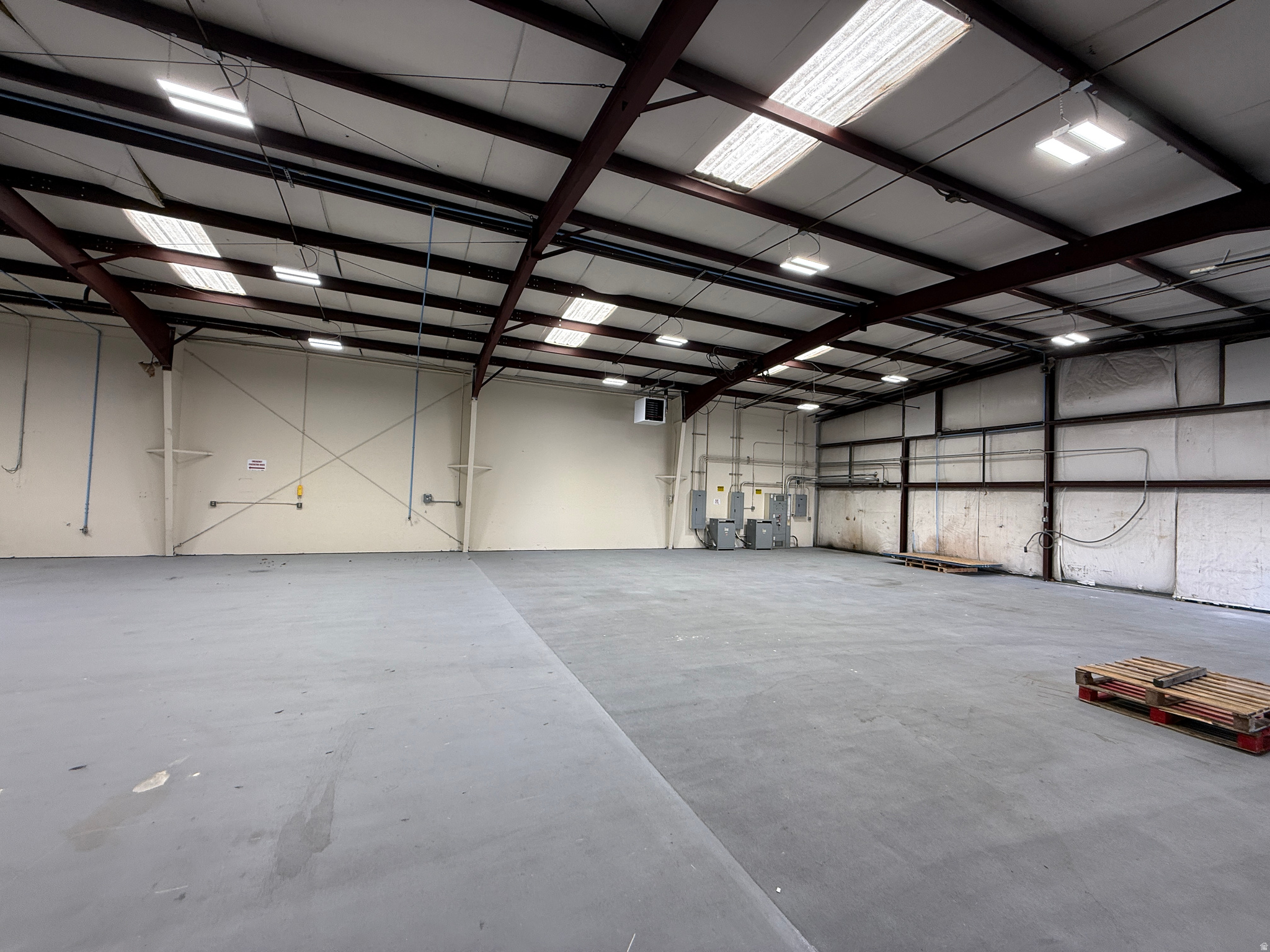 WEDELCO INDUSTRIAL - Commercial Lease