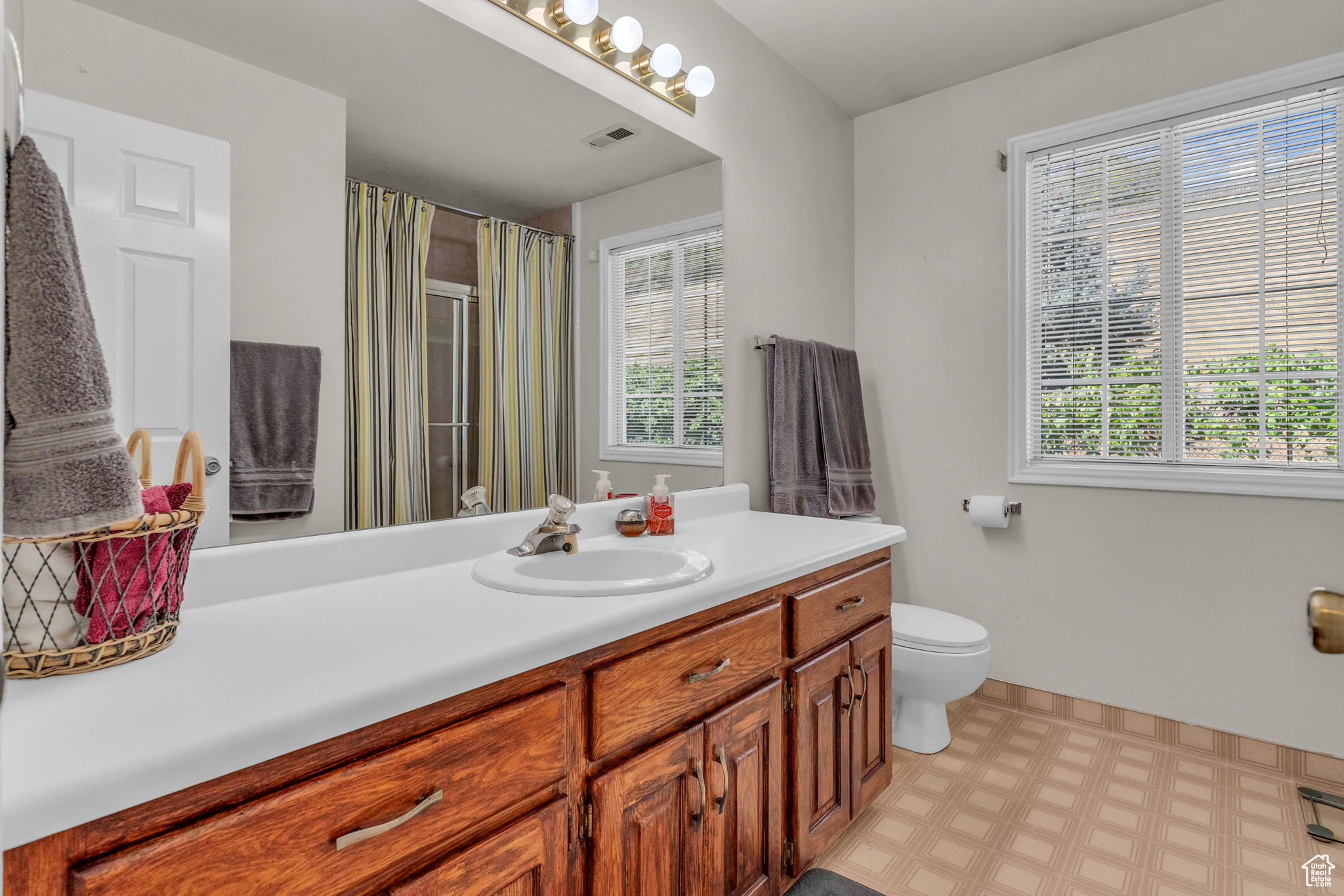 MEADOWS - Residential