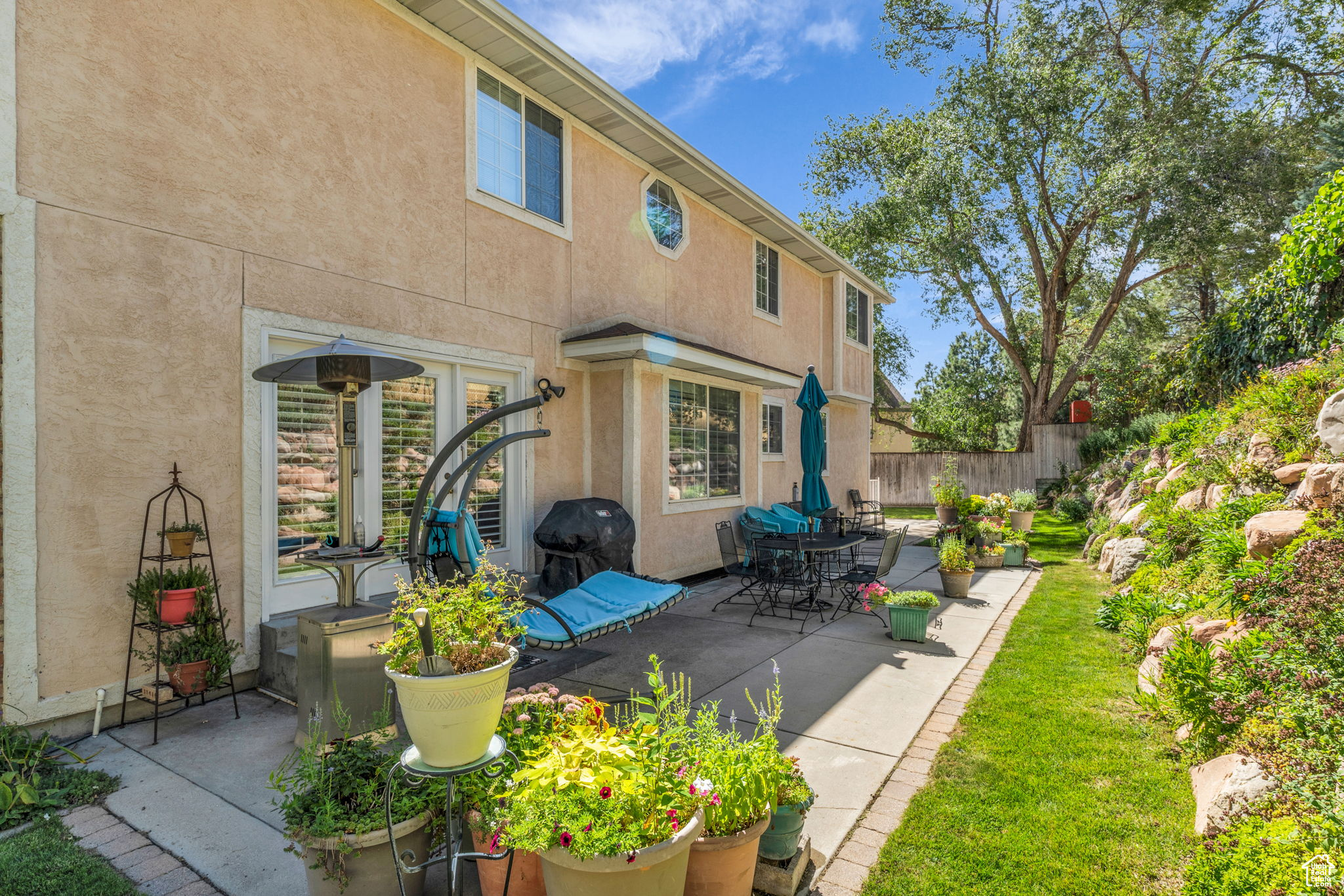 MEADOWS - Residential