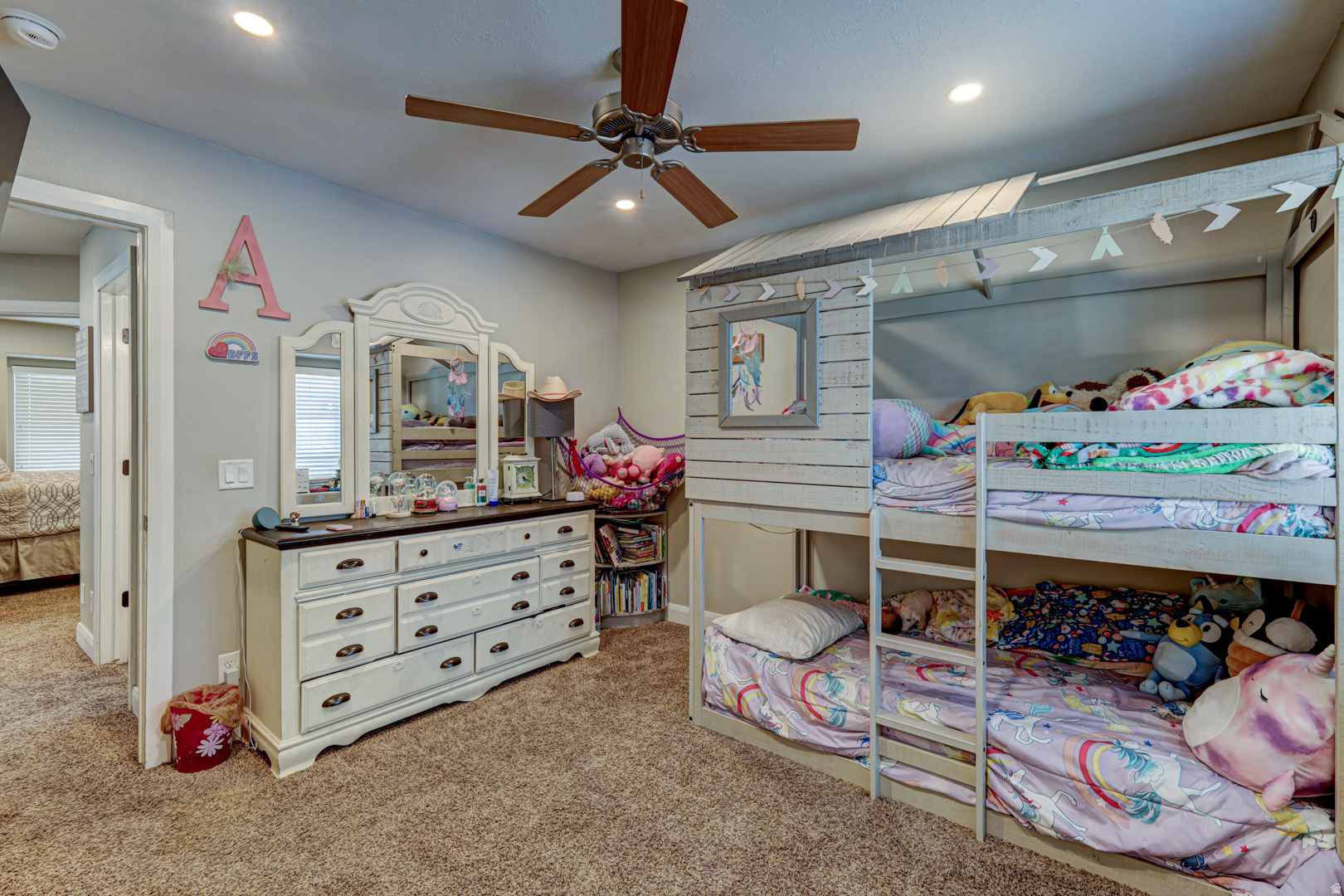 SOUTH POINTE 4 - Residential