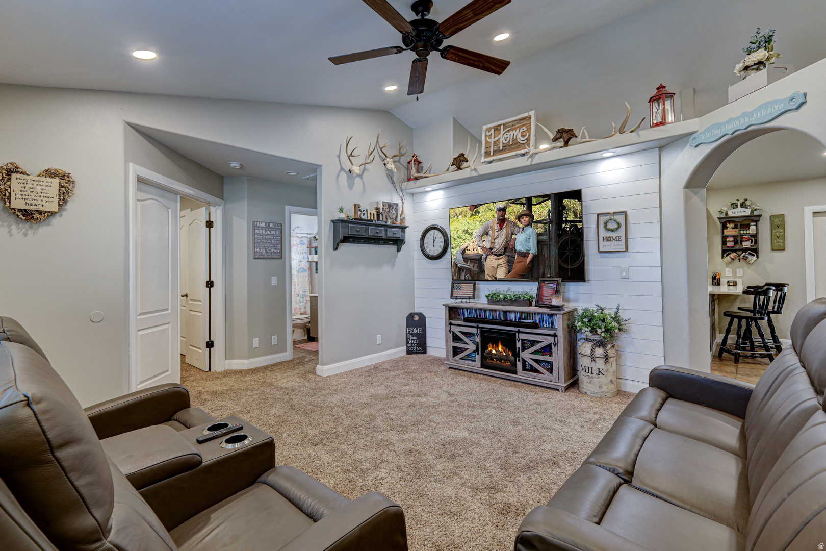 SOUTH POINTE 4 - Residential