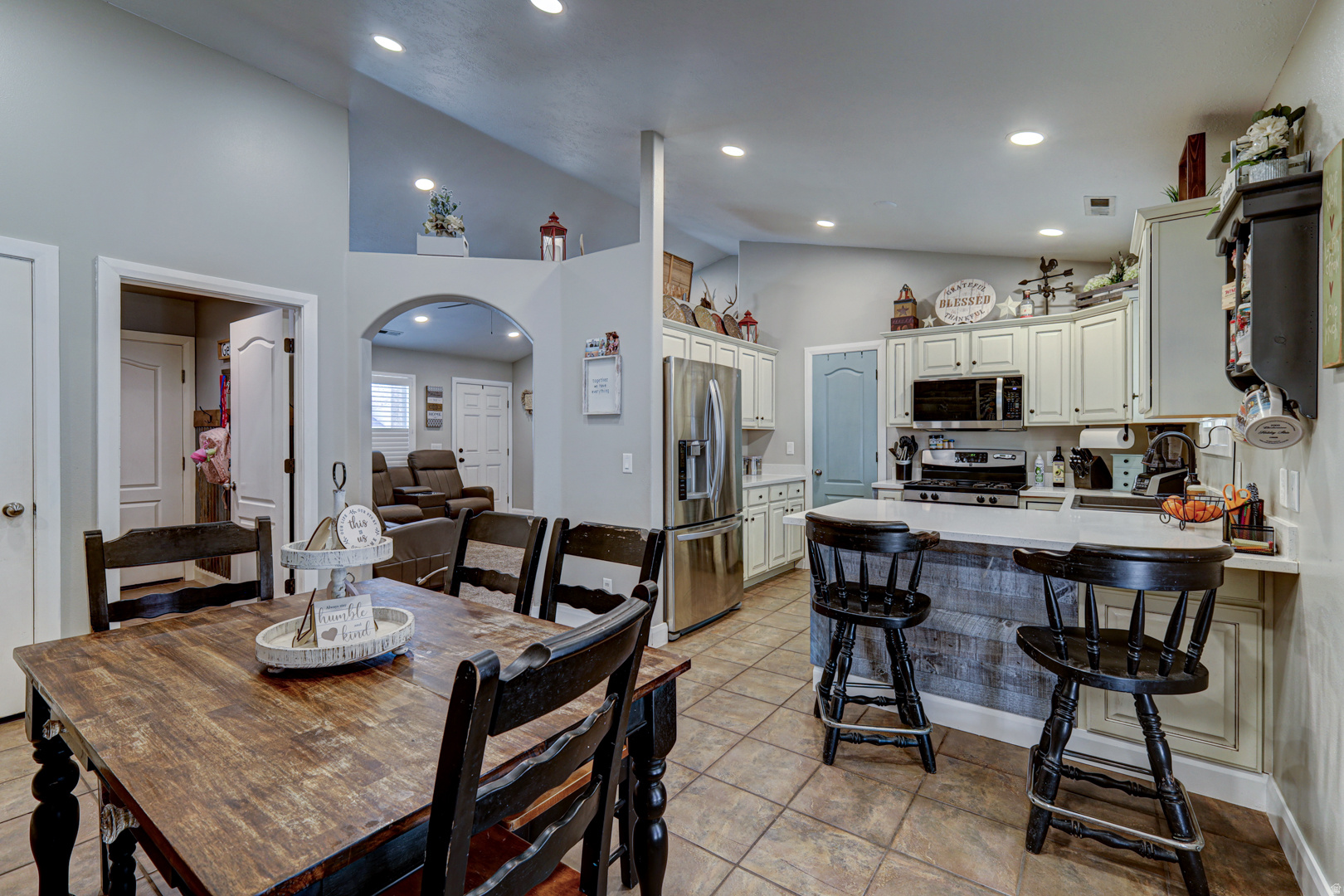 SOUTH POINTE 4 - Residential