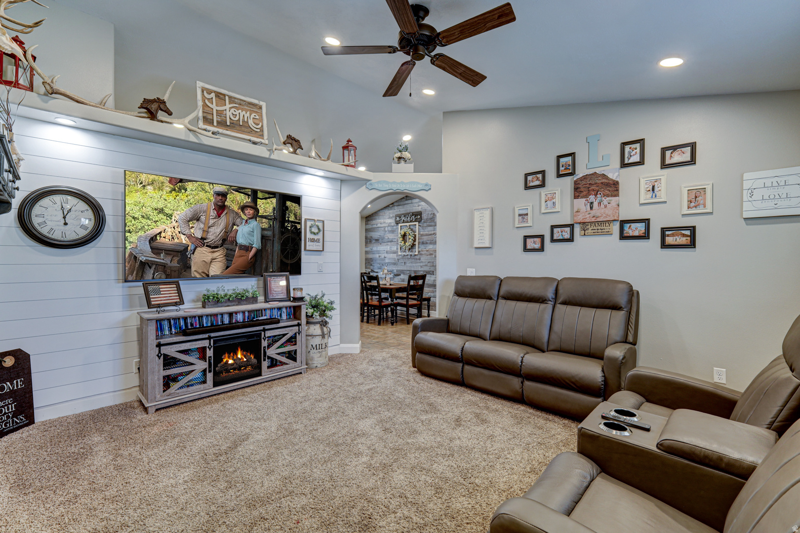 SOUTH POINTE 4 - Residential