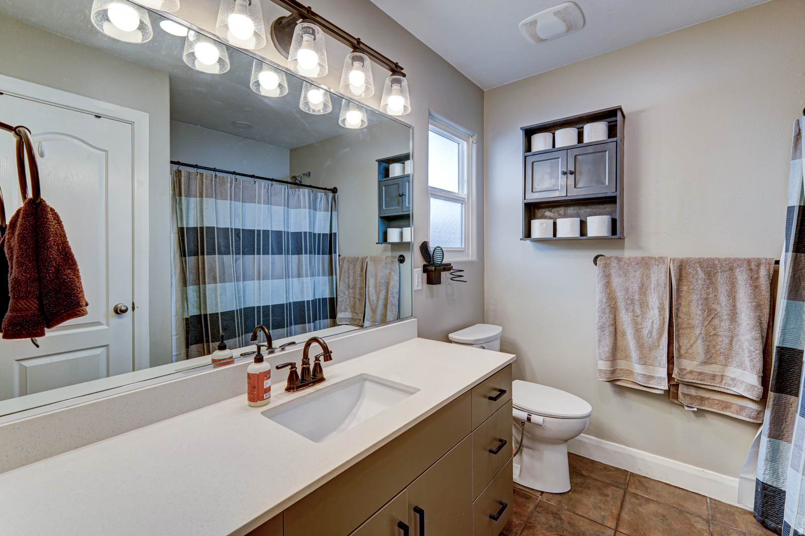 SOUTH POINTE 4 - Residential