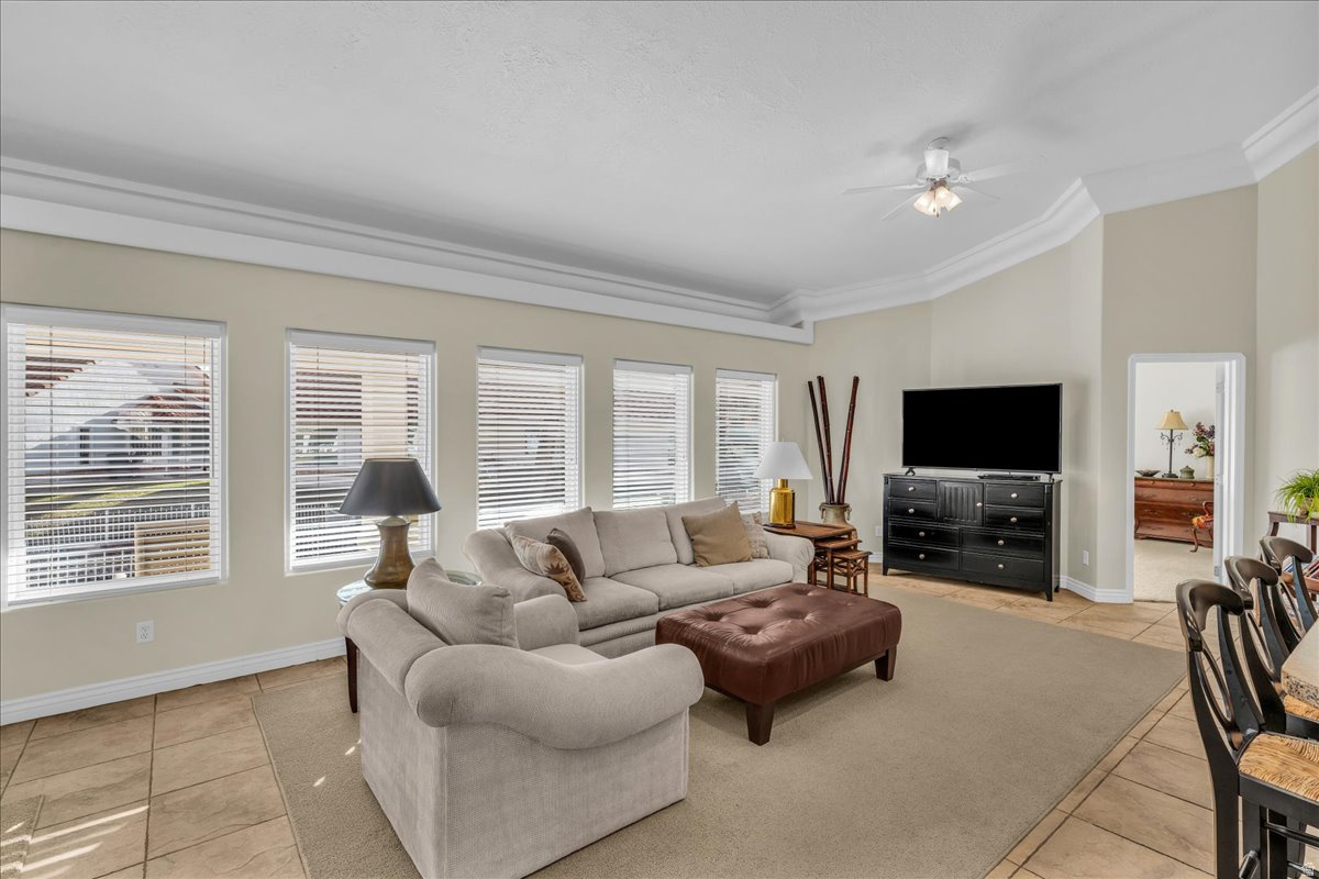 CRYSTAL LAKES TOWHOMES - Residential