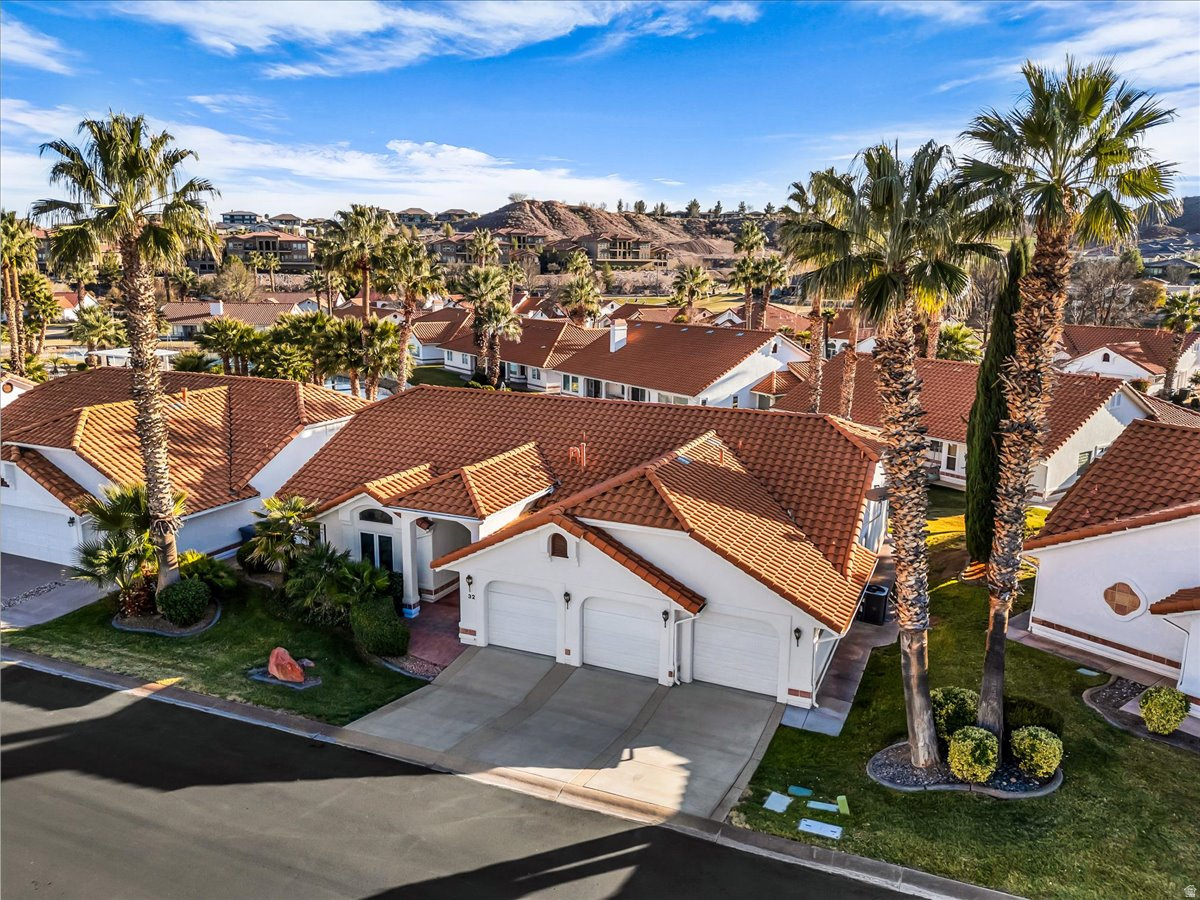 CRYSTAL LAKES TOWHOMES - Residential