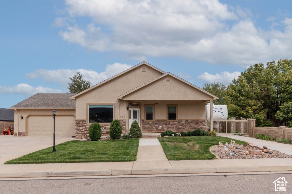 Photo of 752 W 60 ST N, Parowan, UT 84761 (MLS # 2188193)