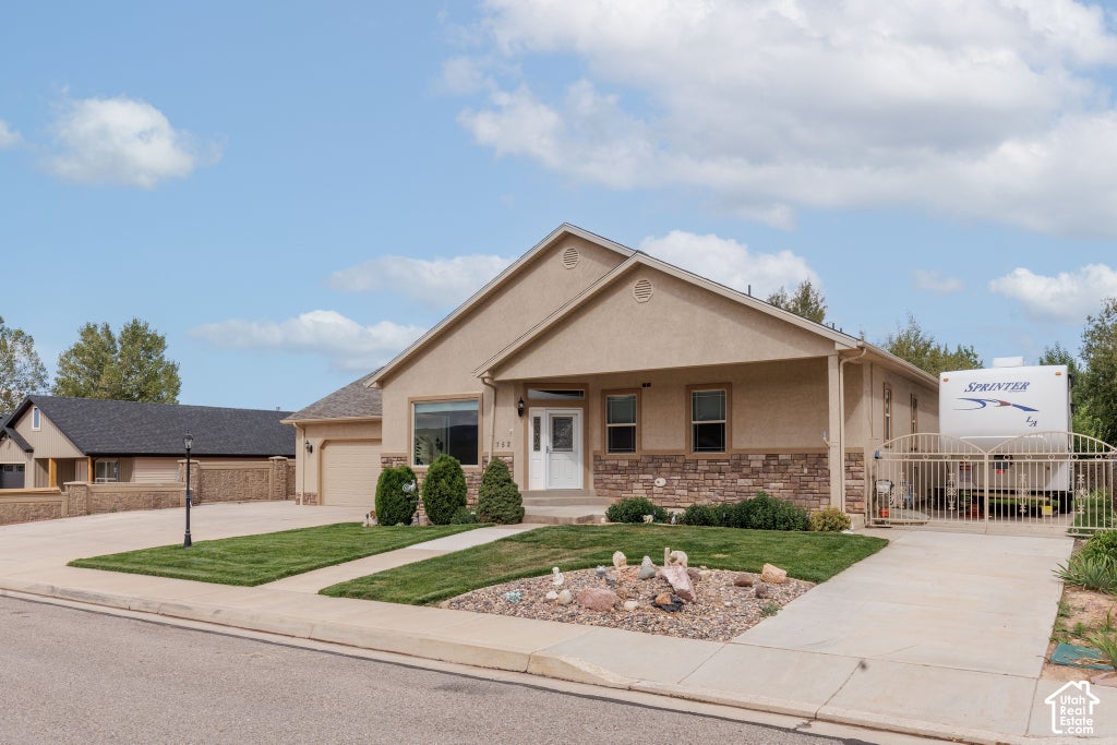 Photo of 752 W 60 ST N, Parowan, UT 84761 (MLS # 2188193)