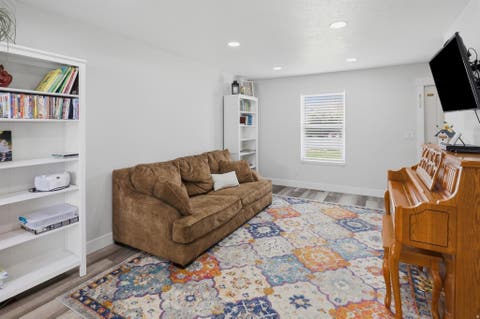 Tiny photo for 999 N 900 W, West Bountiful, UT 84087 (MLS # 2169171)