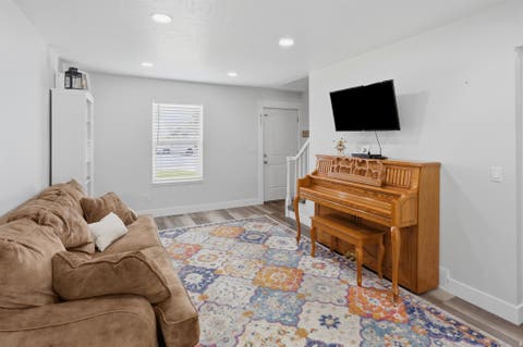 Tiny photo for 999 N 900 W, West Bountiful, UT 84087 (MLS # 2169171)