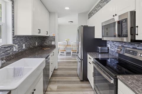 Tiny photo for 999 N 900 W, West Bountiful, UT 84087 (MLS # 2169171)