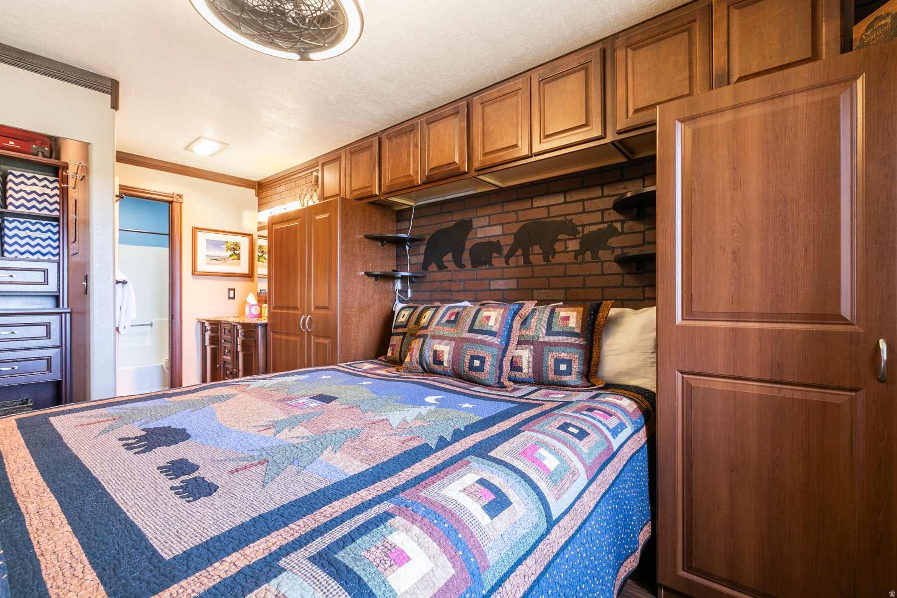 RED PINE CHALETS CONDO - Residential