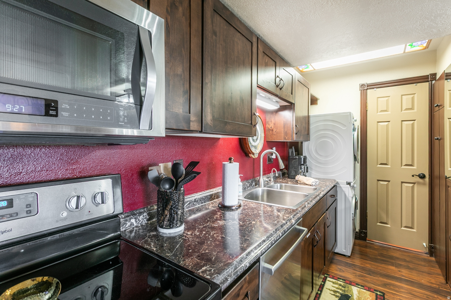 RED PINE CHALETS CONDO - Residential