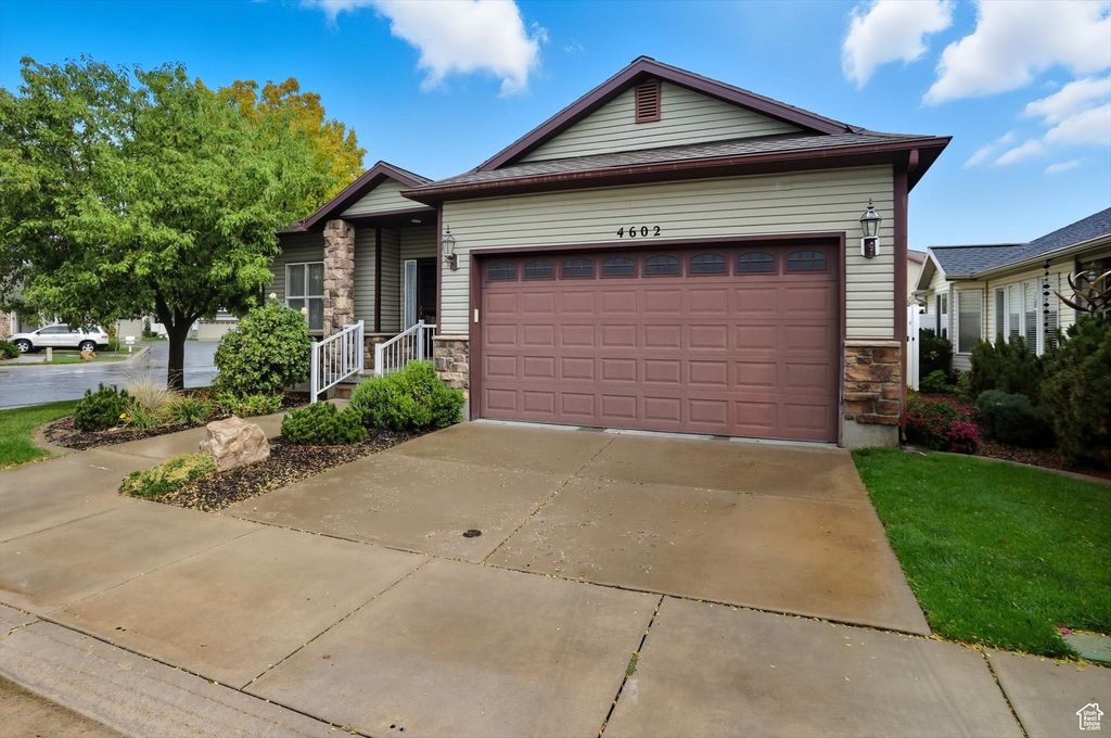 Photo of 4602 S HATHAWAY DR E, Roy, UT 84067 (MLS # 2115603)
