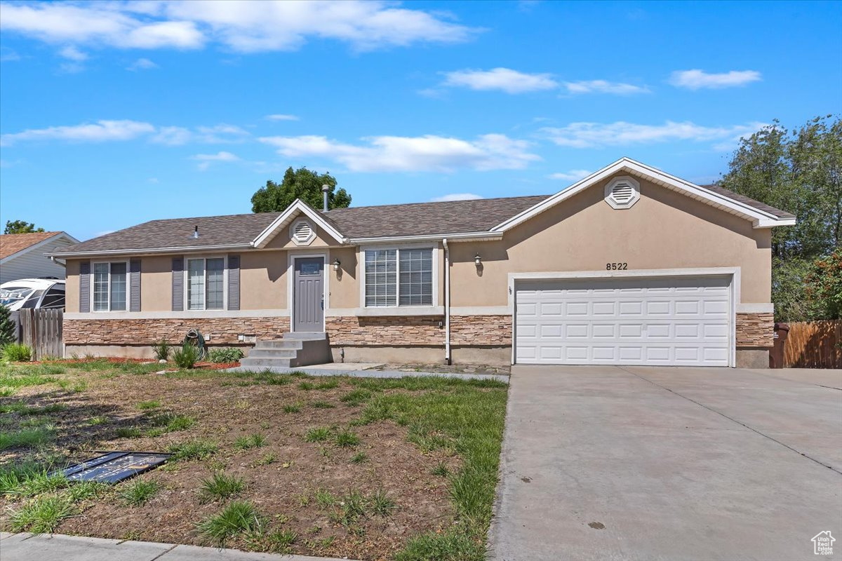 8522 S Kolby Ln, Midvale, Utah image 1