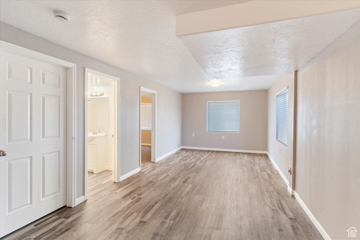 8522 S Kolby Ln, Midvale, Utah image 13