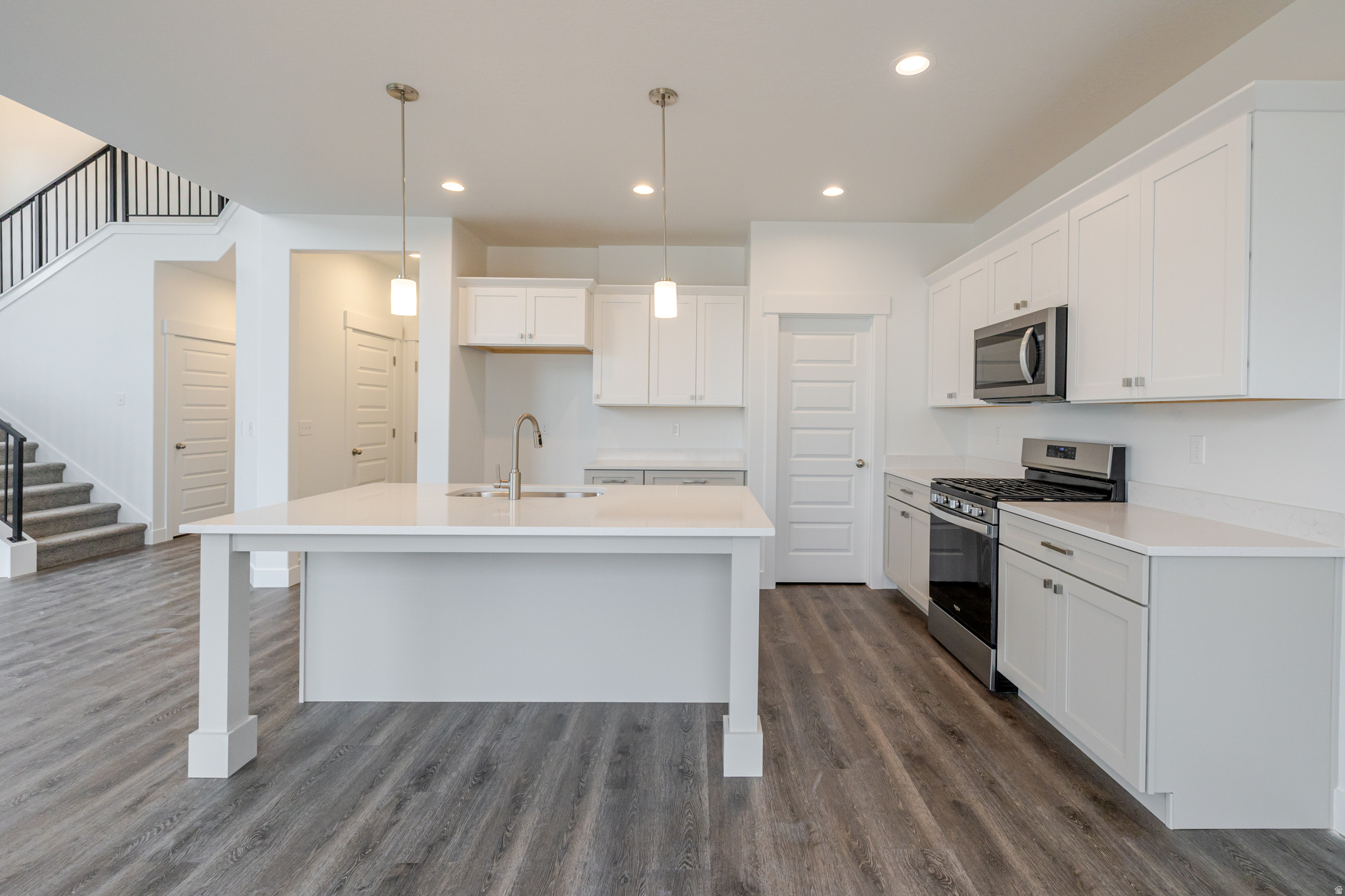 RIVER POINT - Residential