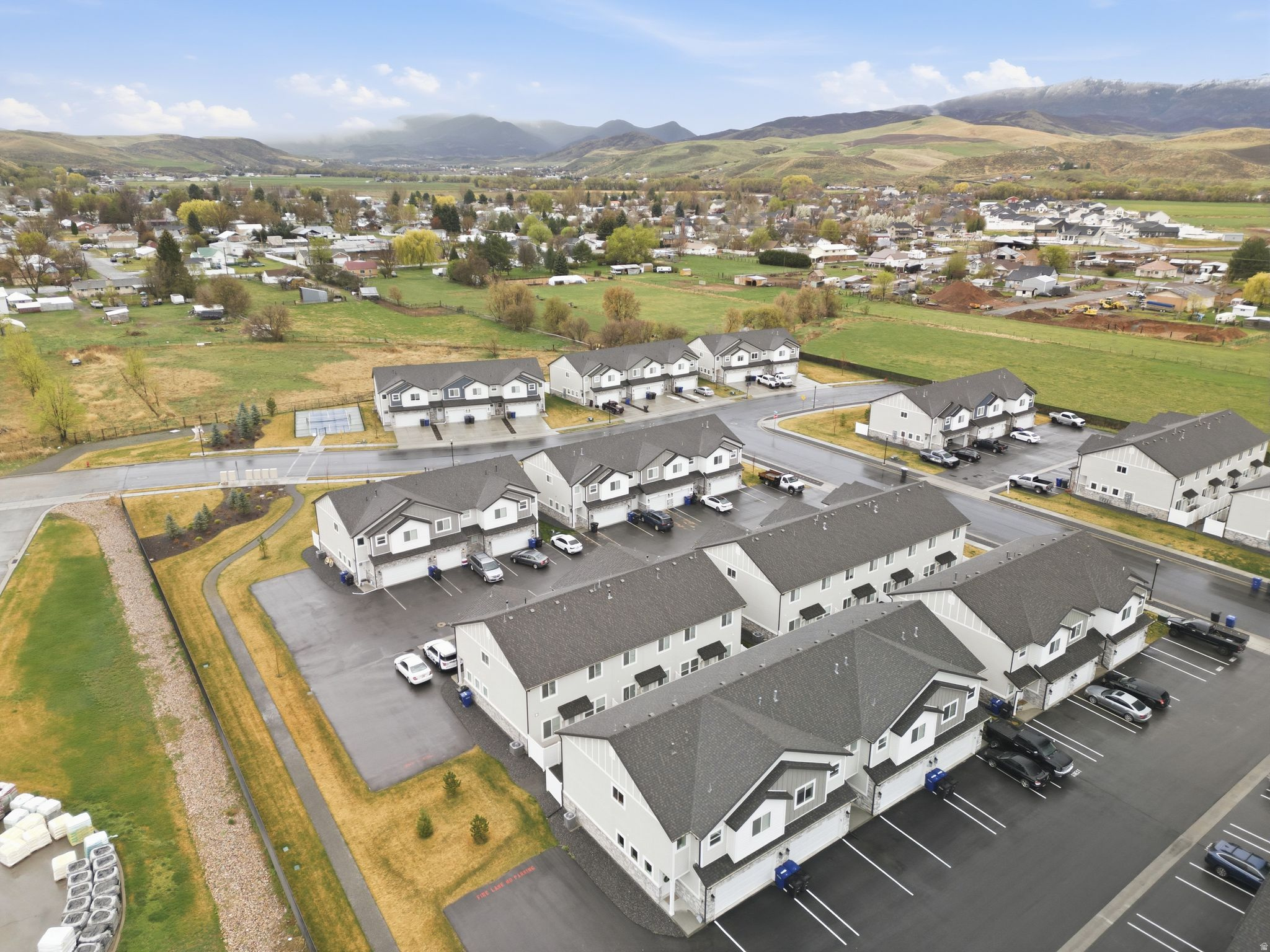 RIVERSTONE - Residential