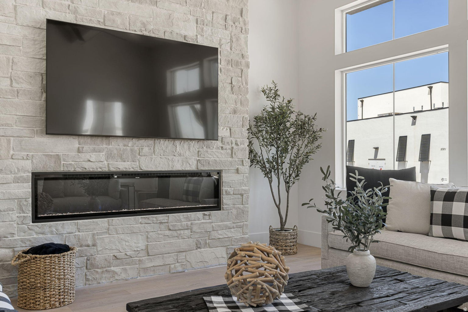 DESERT COLOR RESORTS - Residential