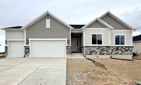 Photo of 3145 E 1000 S #301, Spanish Fork, UT 84660 (MLS # 2127736)