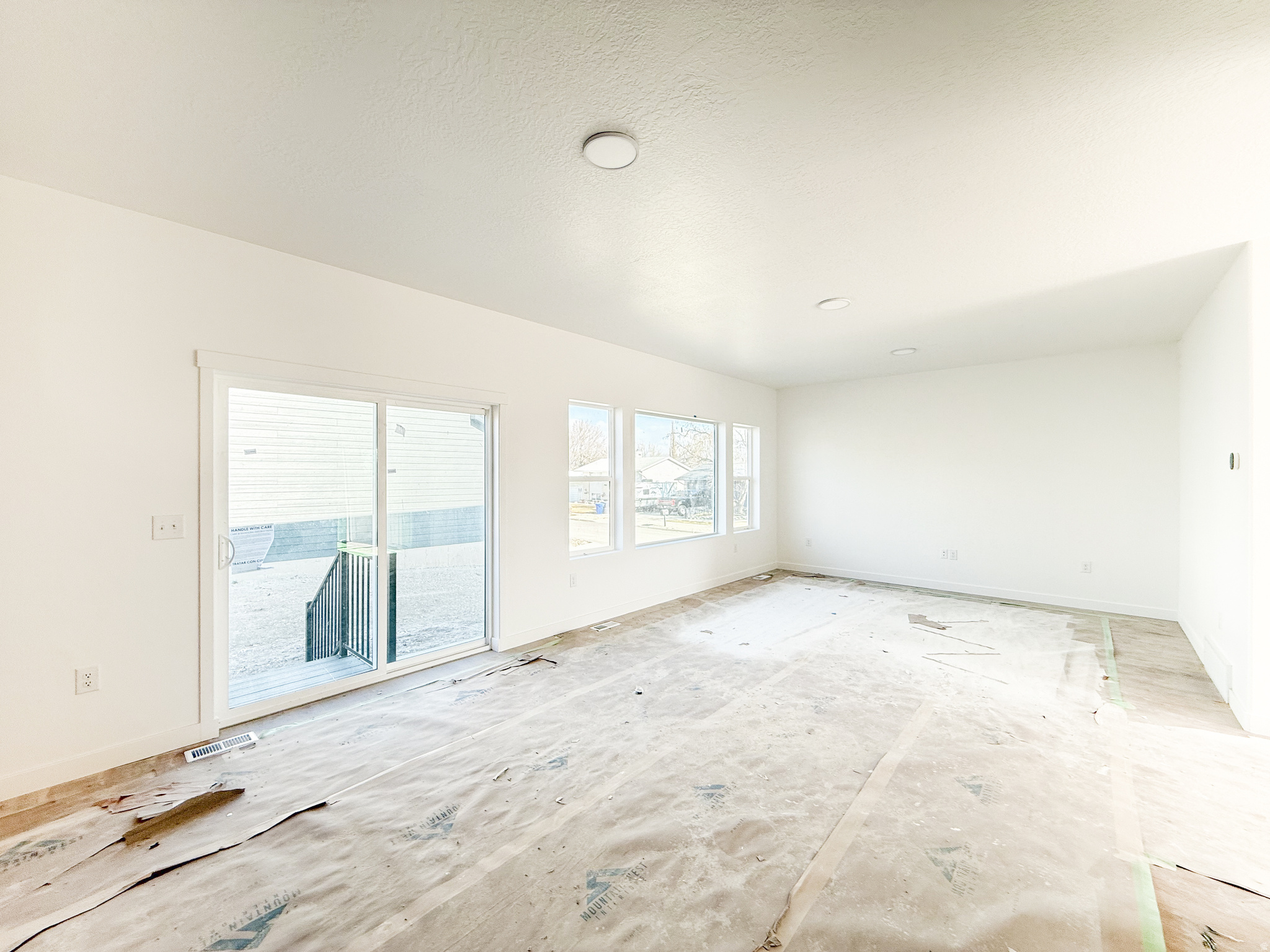 MAGNOLIA WEST - Residential