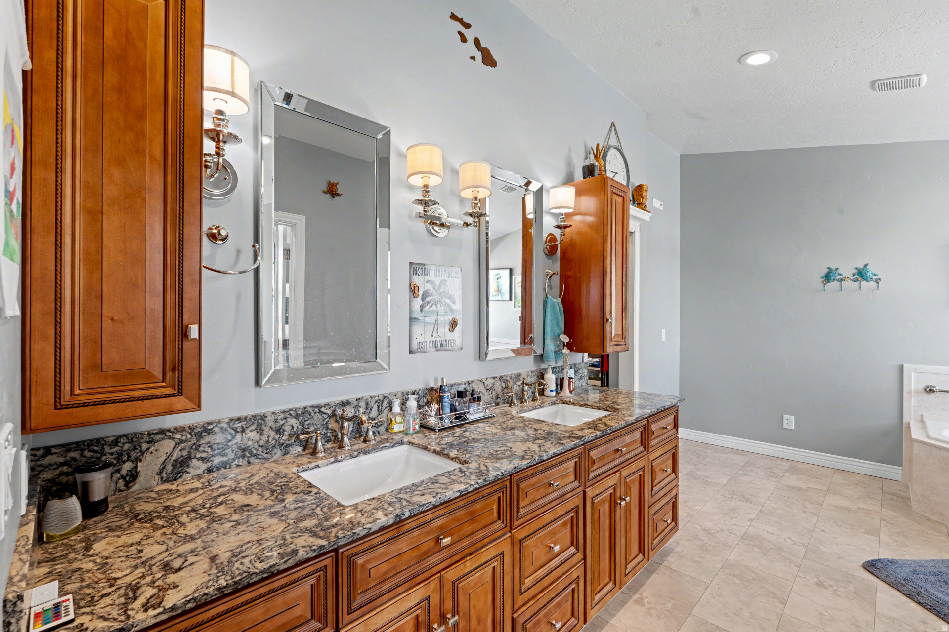 EMERALD HILLS - Residential