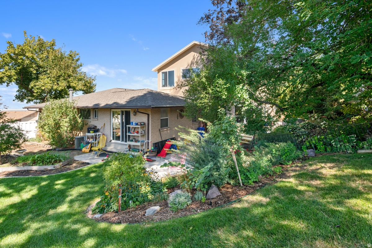 EMERALD HILLS - Residential