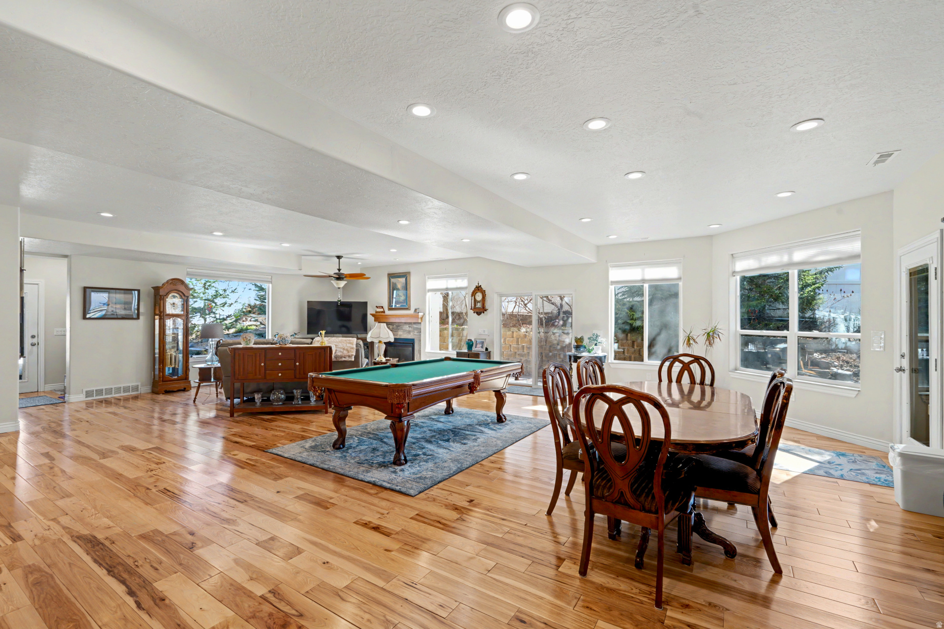 EMERALD HILLS - Residential