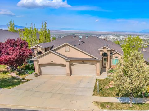 Homes For Sale - 684 Eagle Pass Pass<br/> Davis County, North Salt Lake, UT 84054