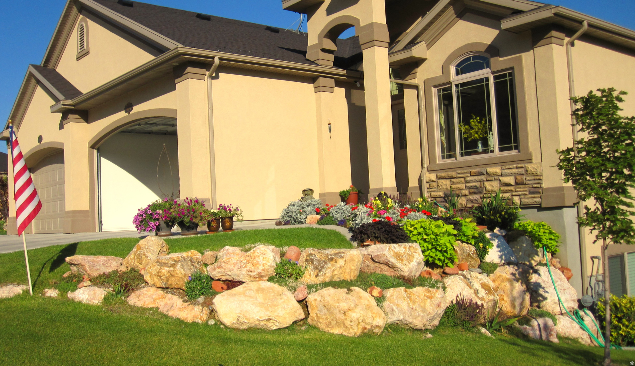 EDGEWOOD ESTATES - Residential Income