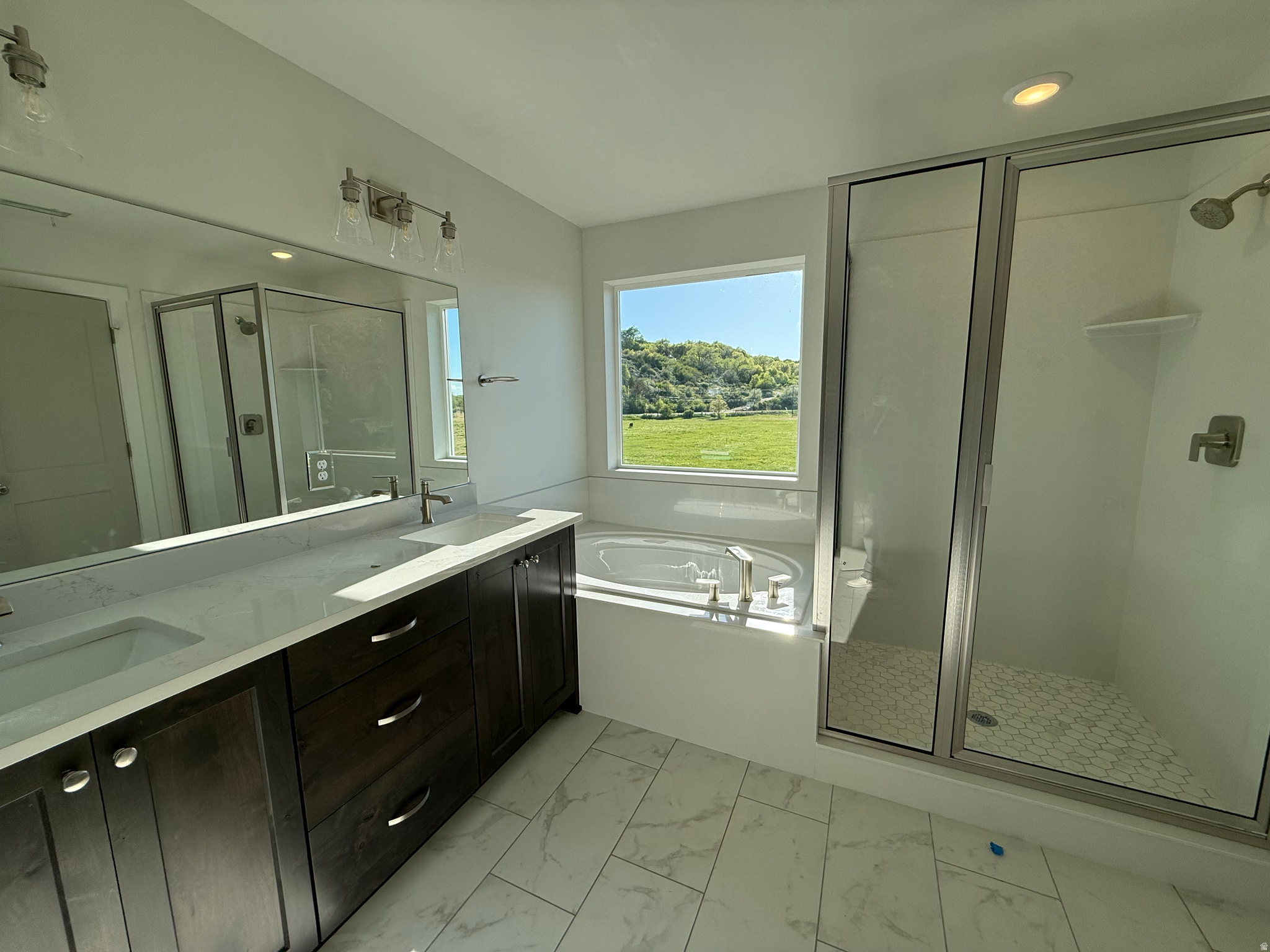 RIVERWOOD - Residential